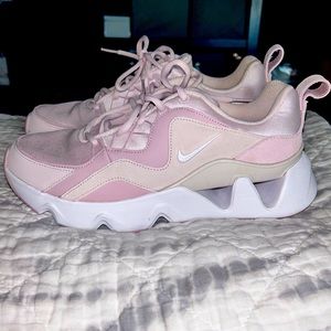 Nike sneakers. Worn 2x. No box